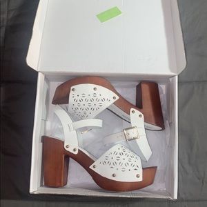 NWOT - Olivia Miller Heels